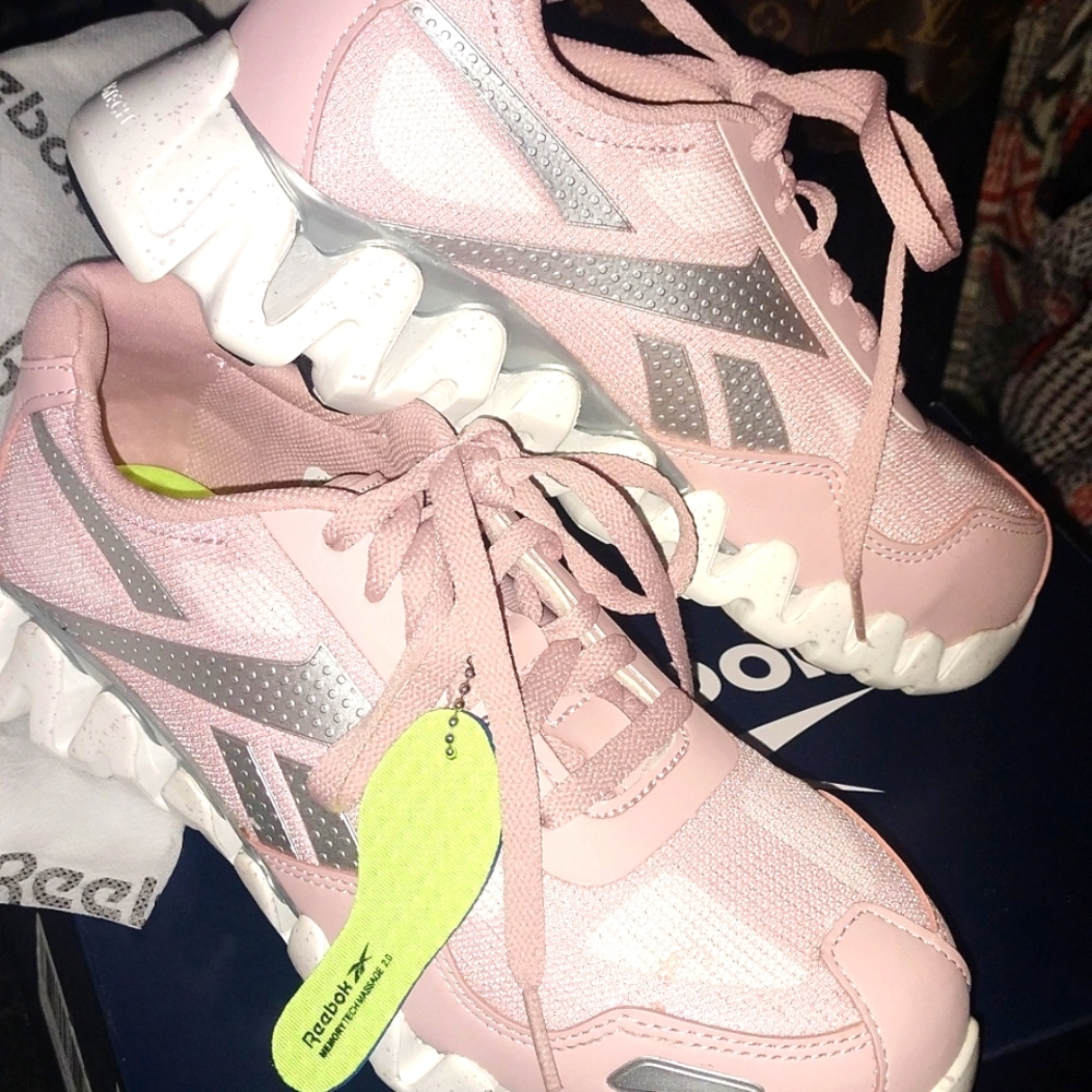 Reebok 8W Zig Pulse Work/ Athletic Shoe